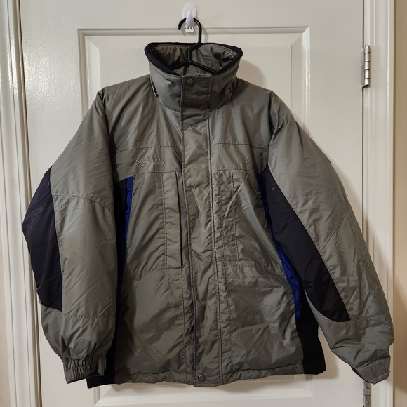 Columbia Kids Puffer Jacket in Gray and Black - Picture 1 of 14